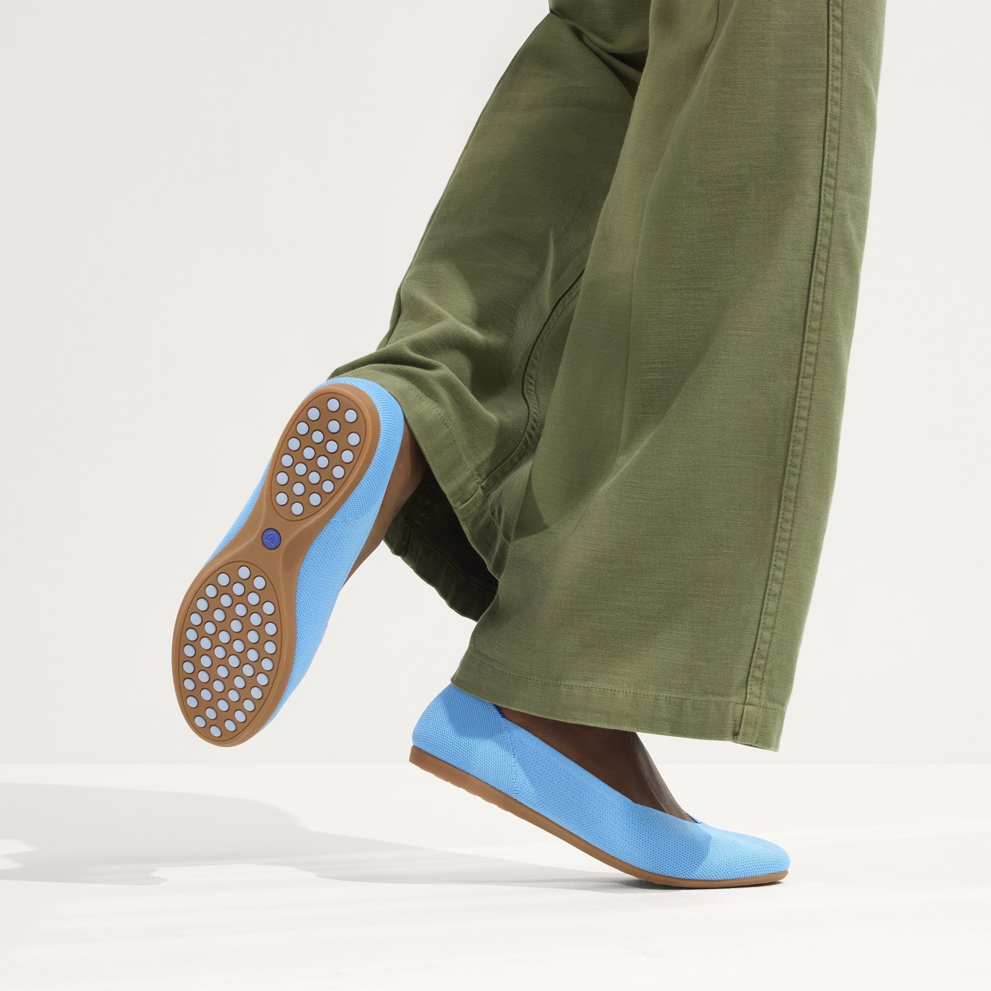 The Daily Flat - Robin Blue